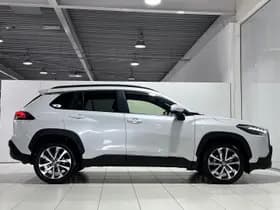 Toyota Corolla-cross thumbnail 9