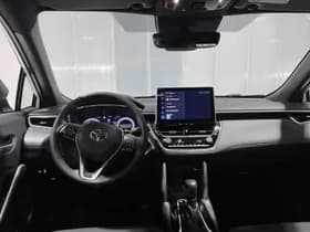 Toyota Corolla-cross thumbnail 10