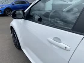 Toyota Yaris thumbnail 16