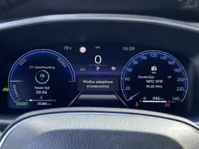 Toyota Corolla-cross thumbnail 23