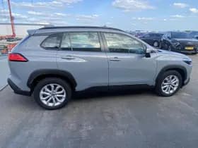 Toyota Corolla-cross thumbnail 7