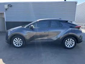 Toyota C-hr thumbnail 3