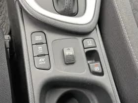 Toyota Yaris thumbnail 32