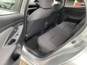 Toyota Yaris thumbnail 36