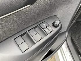 Toyota Yaris thumbnail 60