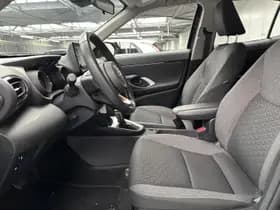 Toyota Yaris-cross thumbnail 2