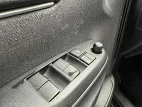 Toyota Yaris-cross thumbnail 11