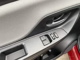 Toyota Yaris thumbnail 61