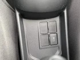 Toyota Yaris thumbnail 77