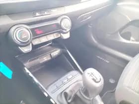 Kia Stonic thumbnail 69