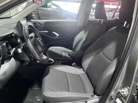 Toyota Yaris-cross thumbnail 9