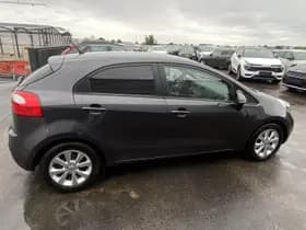 Kia Rio thumbnail 12