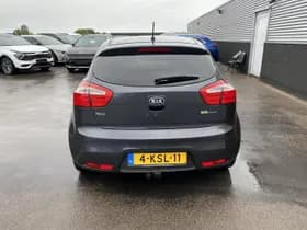 Kia Rio thumbnail 6