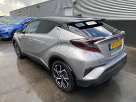 Toyota C-hr thumbnail 5