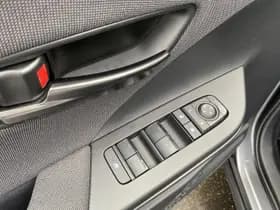 Toyota C-hr thumbnail 42