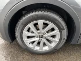 Toyota C-hr thumbnail 6