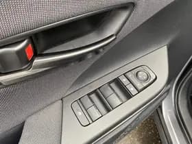 Toyota C-hr thumbnail 93