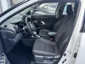 Toyota Yaris-cross thumbnail 25