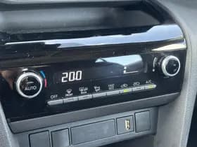 Toyota Yaris-cross thumbnail 4