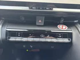 Toyota C-hr thumbnail 43