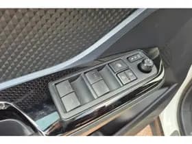 Toyota C-hr thumbnail 7