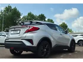 Toyota C-hr thumbnail 4