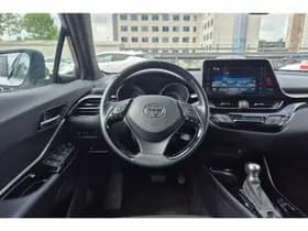 Toyota C-hr thumbnail 7