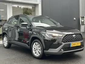 Toyota Corolla-cross thumbnail 2