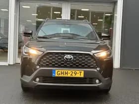 Toyota Corolla-cross thumbnail 3