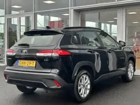 Toyota Corolla-cross thumbnail 5