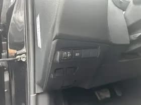 Toyota Corolla-cross thumbnail 51