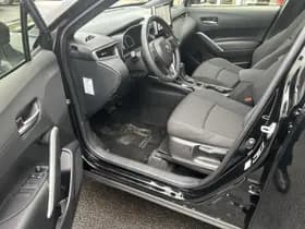 Toyota Corolla-cross thumbnail 9