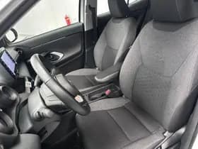 Toyota Yaris-cross thumbnail 2