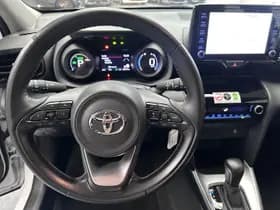 Toyota Yaris-cross thumbnail 3