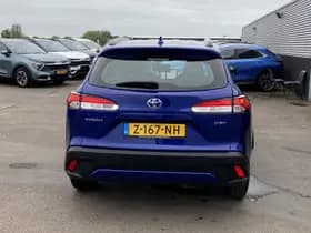 Toyota Corolla-cross thumbnail 6