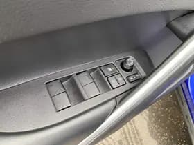 Toyota Corolla-cross thumbnail 73