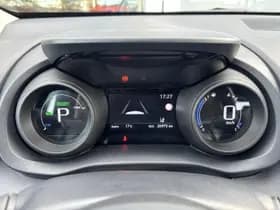 Toyota Yaris-cross thumbnail 3