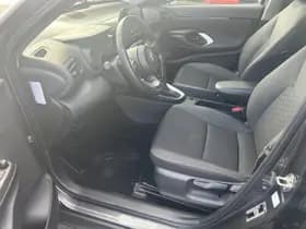 Toyota Yaris-cross thumbnail 9