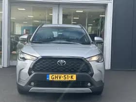 Toyota Corolla-cross thumbnail 3