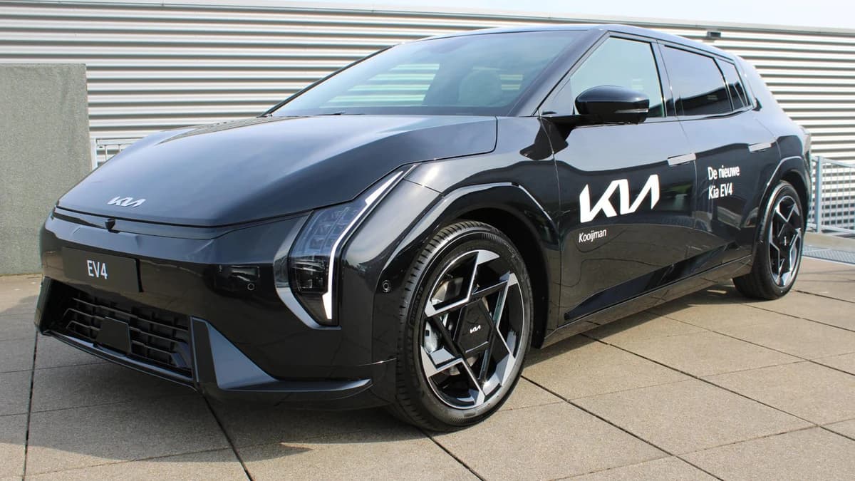 Kia Ev4 — foto 1