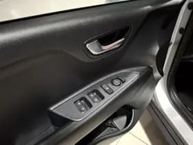 Kia Stonic thumbnail 12