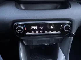 Toyota Yaris thumbnail 4