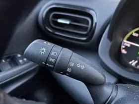 Toyota Yaris thumbnail 45