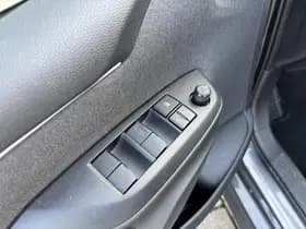 Toyota Yaris thumbnail 56