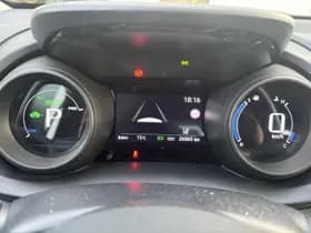 Toyota Yaris-cross thumbnail 3