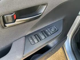 Toyota C-hr thumbnail 42