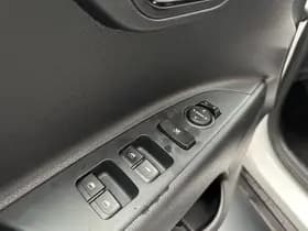 Kia Stonic thumbnail 3