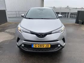 Toyota C-hr thumbnail 4