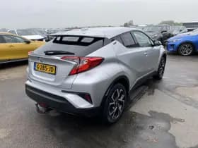 Toyota C-hr thumbnail 7