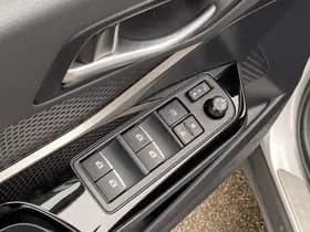 Toyota C-hr thumbnail 73